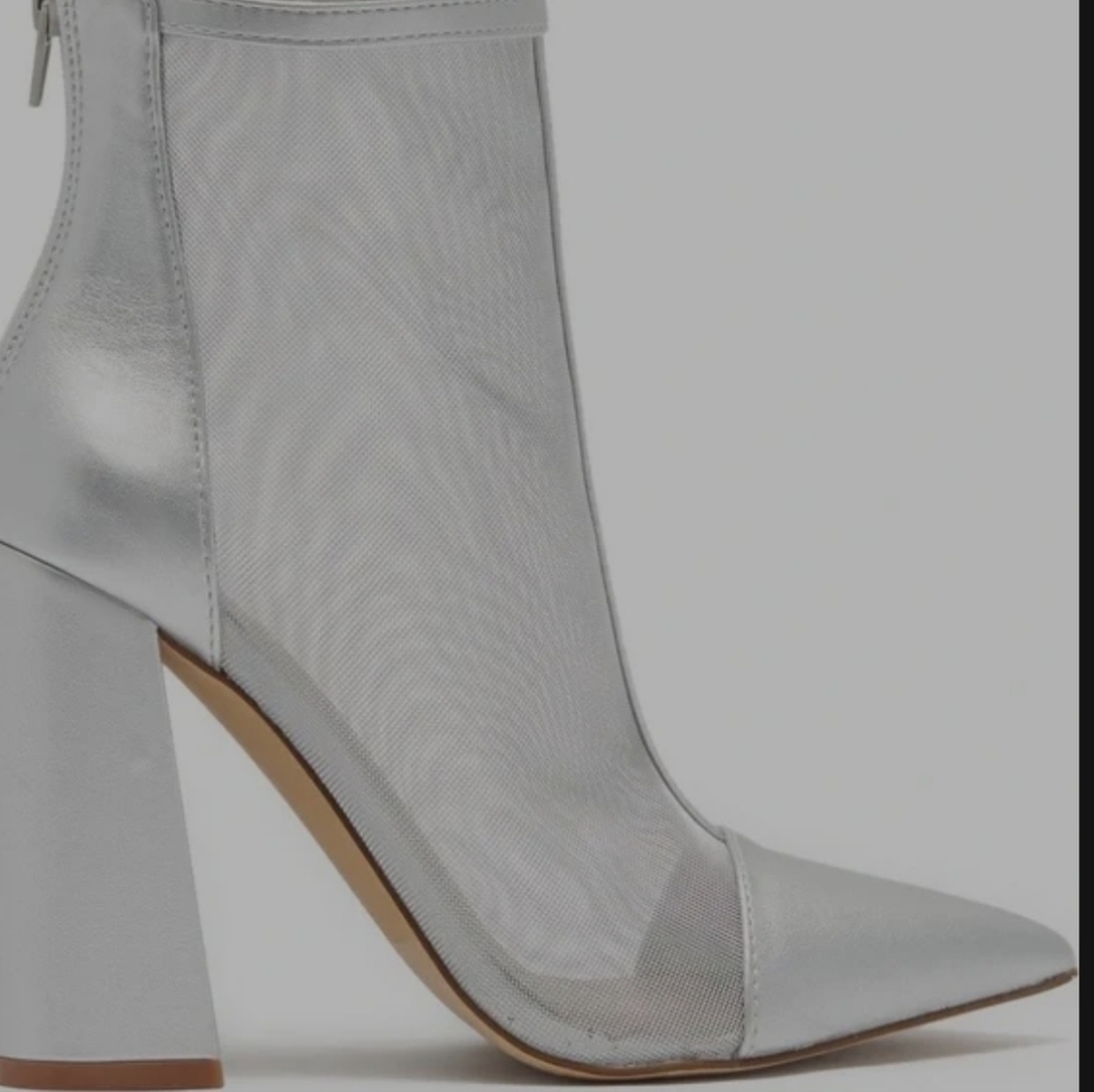 Abound Silver Mesh Metallic Ankle Size 9.5